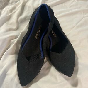 Rothy’s the Point in classic black GUC 7.5